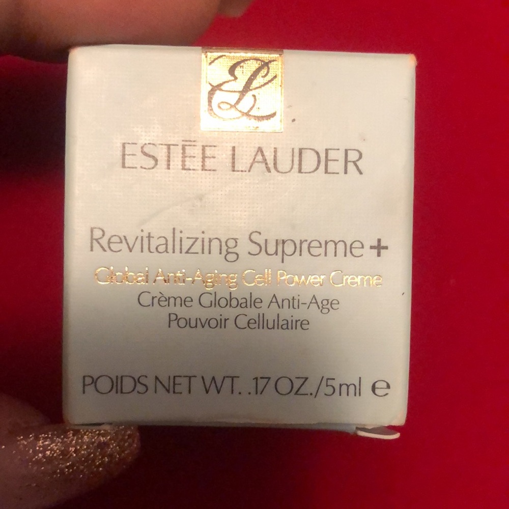 Empty boxes 📦 - Picture 3 of 6